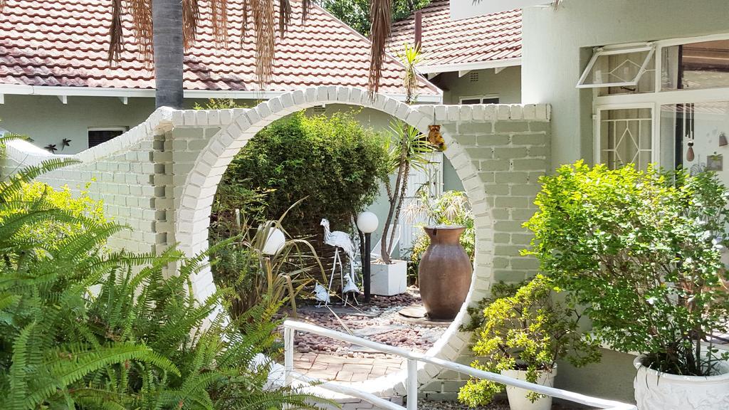 Old Umtali Guest House Johannesburg Exterior photo