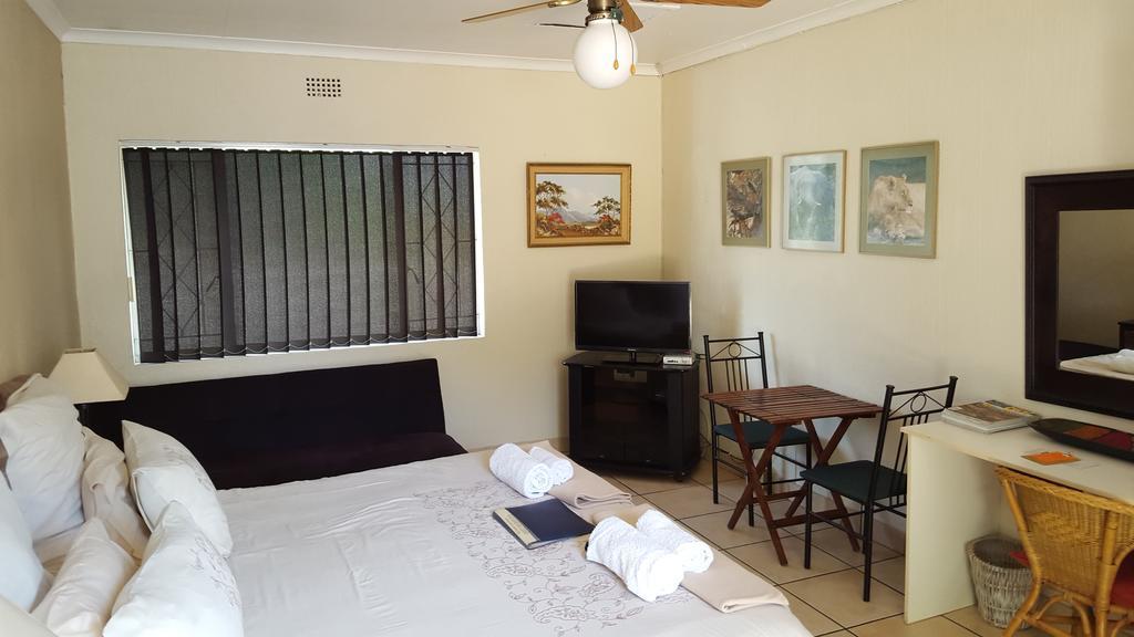 Old Umtali Guest House Johannesburg Exterior photo